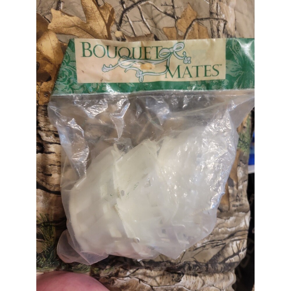 Vintage Bouquet Mates Floral Arrangement Support Bases Craft Supply NOS Sealed
